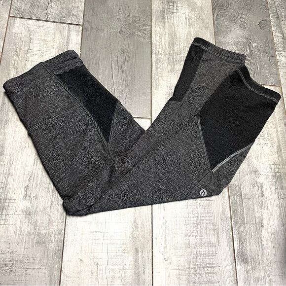 Lululemon Cropped Wunderunder Heather Gray Scallop Waist Capri 19” Legging 4 - Picture 2 of 16